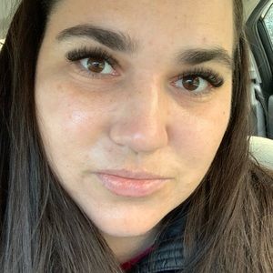 Meet your Posher, Stamatina